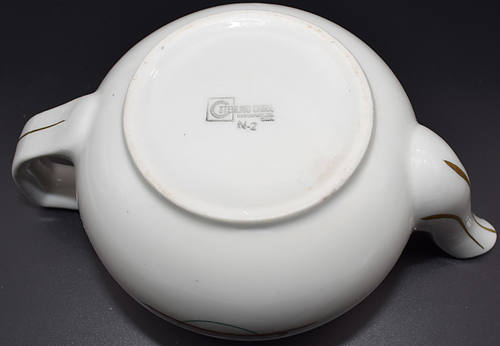 UP WINGED STREAMLINER TEAPOT