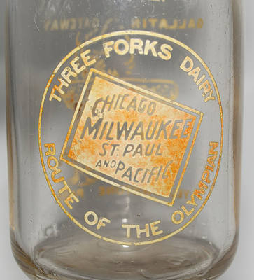 CHICAGO MILWAUKEE ST PAUL & PACIFIC MILK BOTTLE