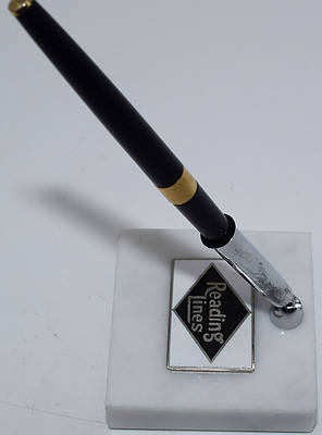 READING LINES PEN HOLDER