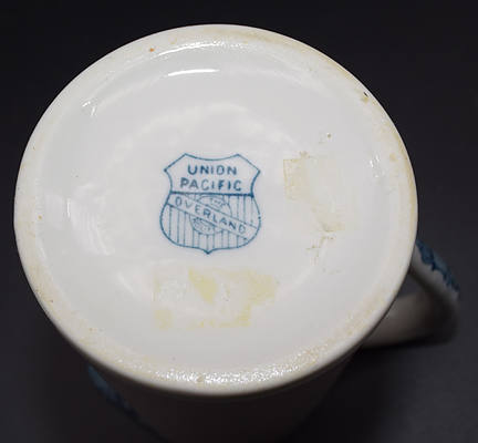 UP HARRIMAN BLUE CHOCOLATE POT