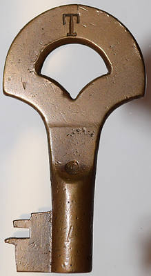 R CO KEY