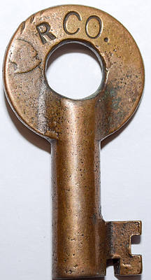 R CO KEY