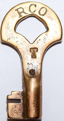 R CO KEY