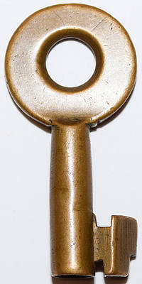 B&M KEY