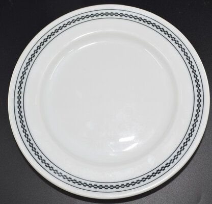 BLACK CHAIN BREAD PLATE