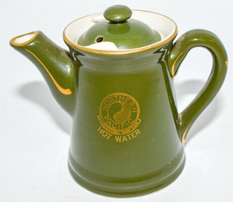 NP VERDE GREEN TEAPOT