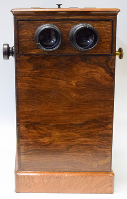 STEREOSCOPIC TABLE VIEWER