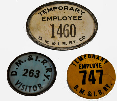 DM&IR RY BADGES  
