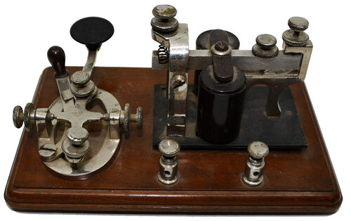 TELEGRAPH SOUNDER & KEY  
