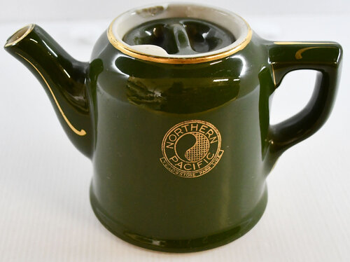 NP VERDE GREEN TEAPOT  
