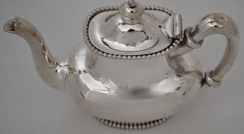 GREAT NORTHERN RY TEAPOT  
